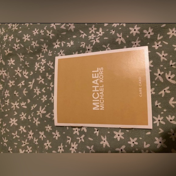 Authentic Micheal kors tote purse - Picture 7 of 8